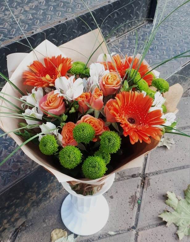 Букет цветов из: Герберы, Хризантемы, Альстромерии и Розы в Себежи