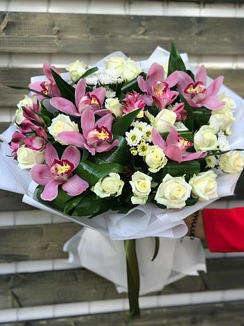 Букет цветов из: Розы и Хризантемы в Себежи