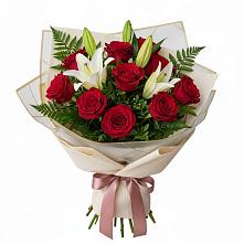 Букет цветов из:  Лилии и Розы в Себежи