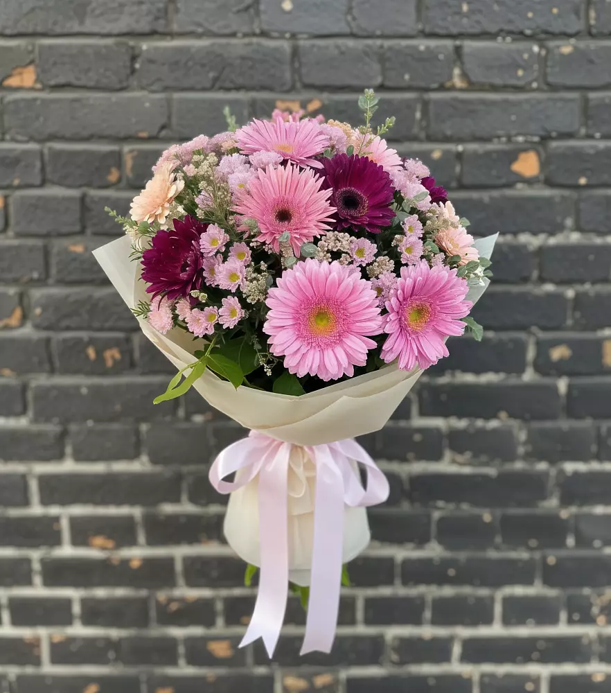 Букет цветов из: Герберы и Хризантемы в Себежи