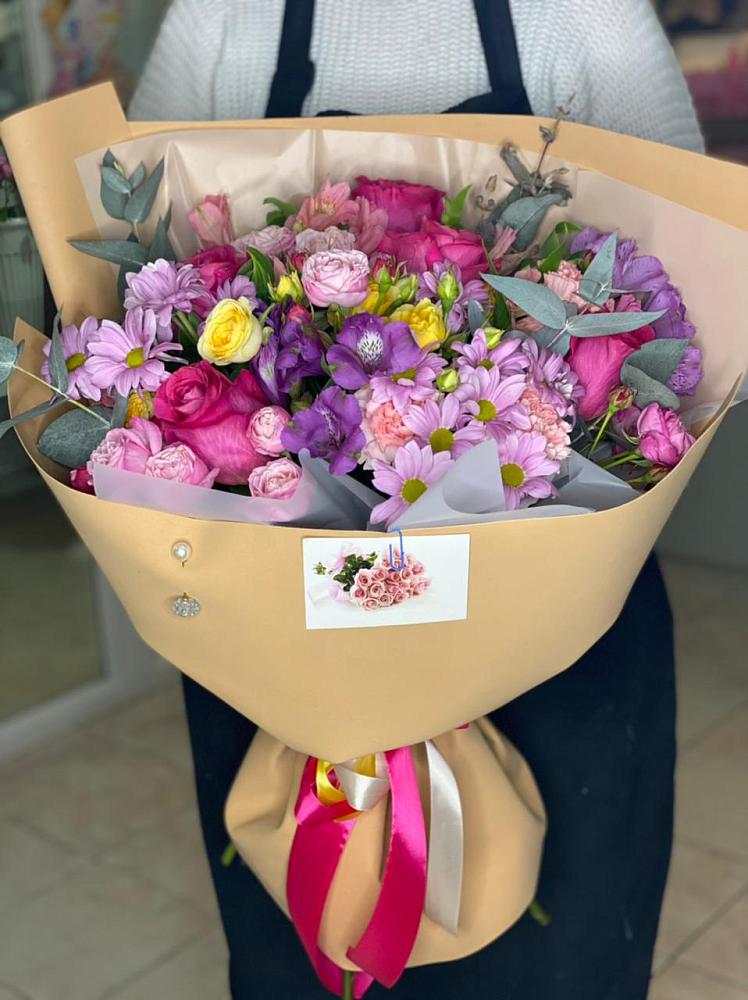 Букет цветов из: Хризантемы, Гвоздики и Альстромерии в Себежи