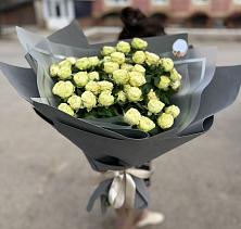 Букет Белые кустовые розы Солинеро в Себежи