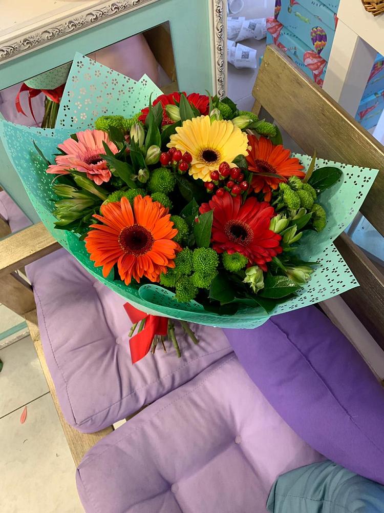 Букет цветов из: Герберы, Хризантемы и Альстромерии в Себежи