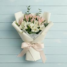 Букет цветов из:  Альстромерии в Себежи