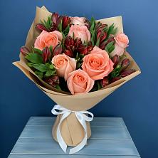 Букет цветов из:  Розы и Альстромерии в Себежи