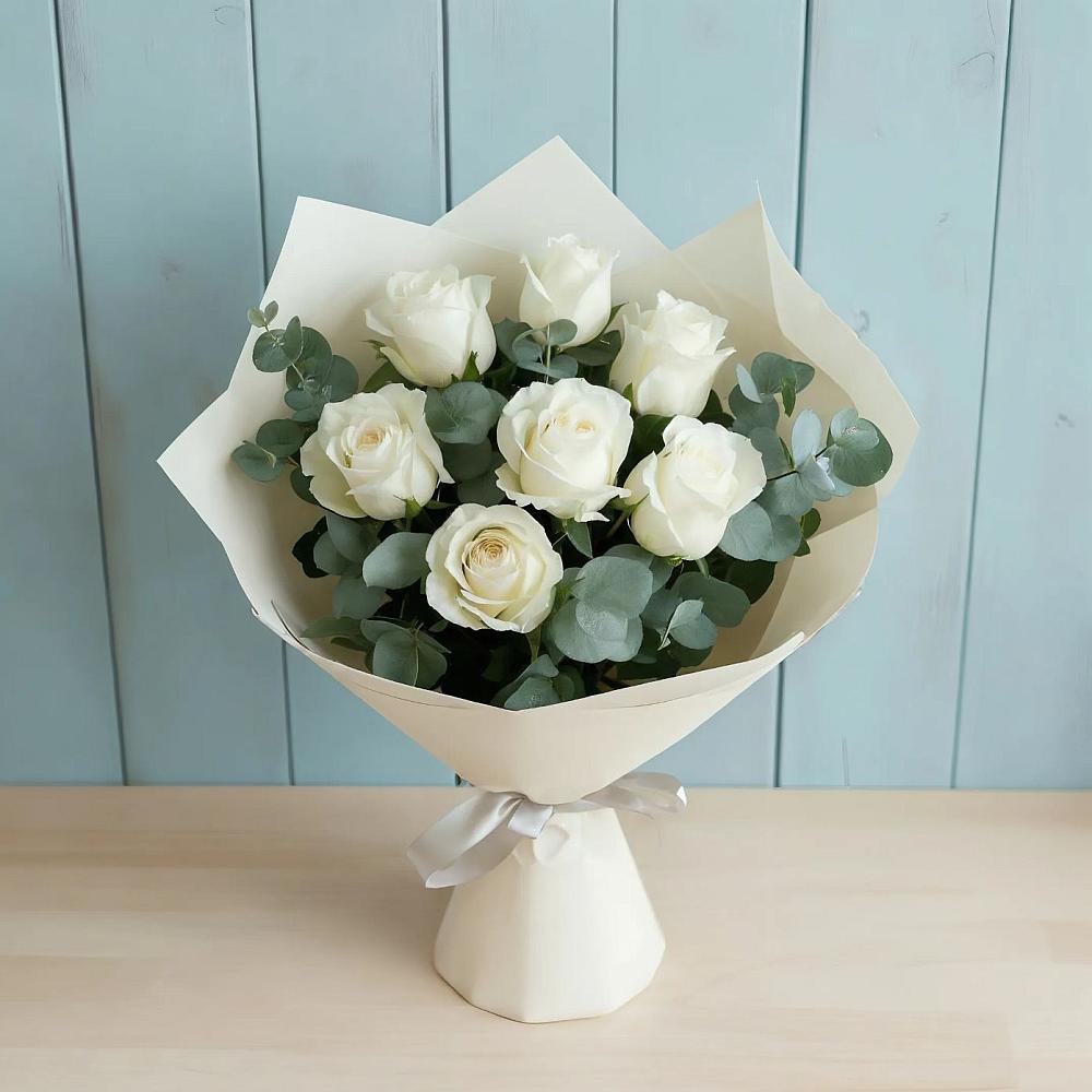 Букет Белые розы в Эвкалипте в Себежи