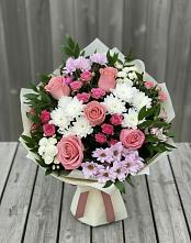 Букет цветов из:  Альстромерии, Гвоздики, Розы и Хризантемы в Себежи