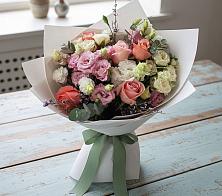 Букет цветов из:  Розы, Лизиантусы и Гвоздики #REPLACE_PRED# Себежи