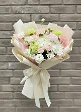 Букет цветов из:  Гвоздики, Розы, Лизиантусы и Хризантемы #REPLACE_PRED# Себежи