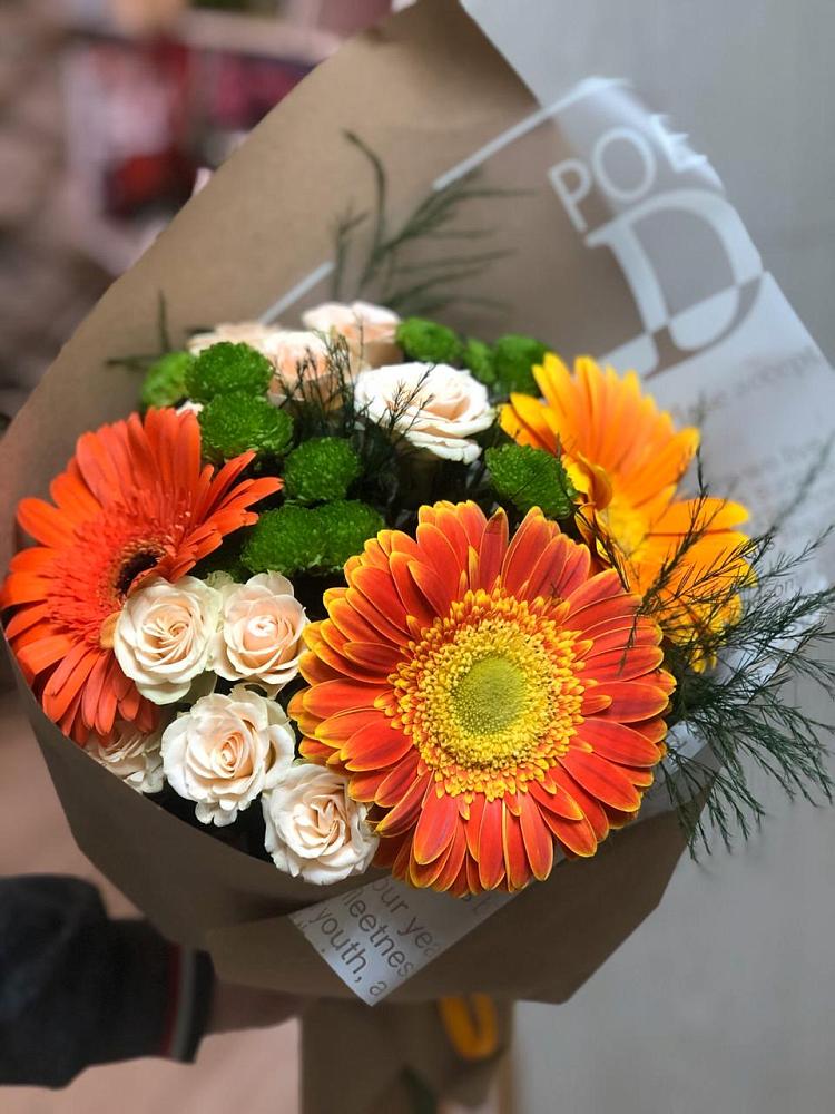 Букет цветов из: Герберы, Хризантемы и Розы в Себежи