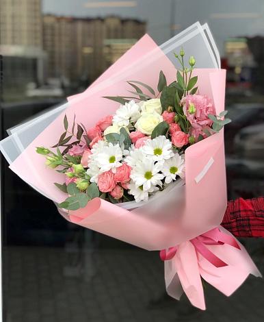 Букет цветов из: Розы, Лизиантусы и Хризантемы в Себежи