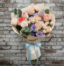 Букет цветов из:  Розы, Лизиантусы и Гвоздики #REPLACE_PRED# Себежи